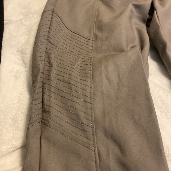 dress pants size 0 x 2 (2 pants = one black , one olive green colour ) - Picture 3 of 3